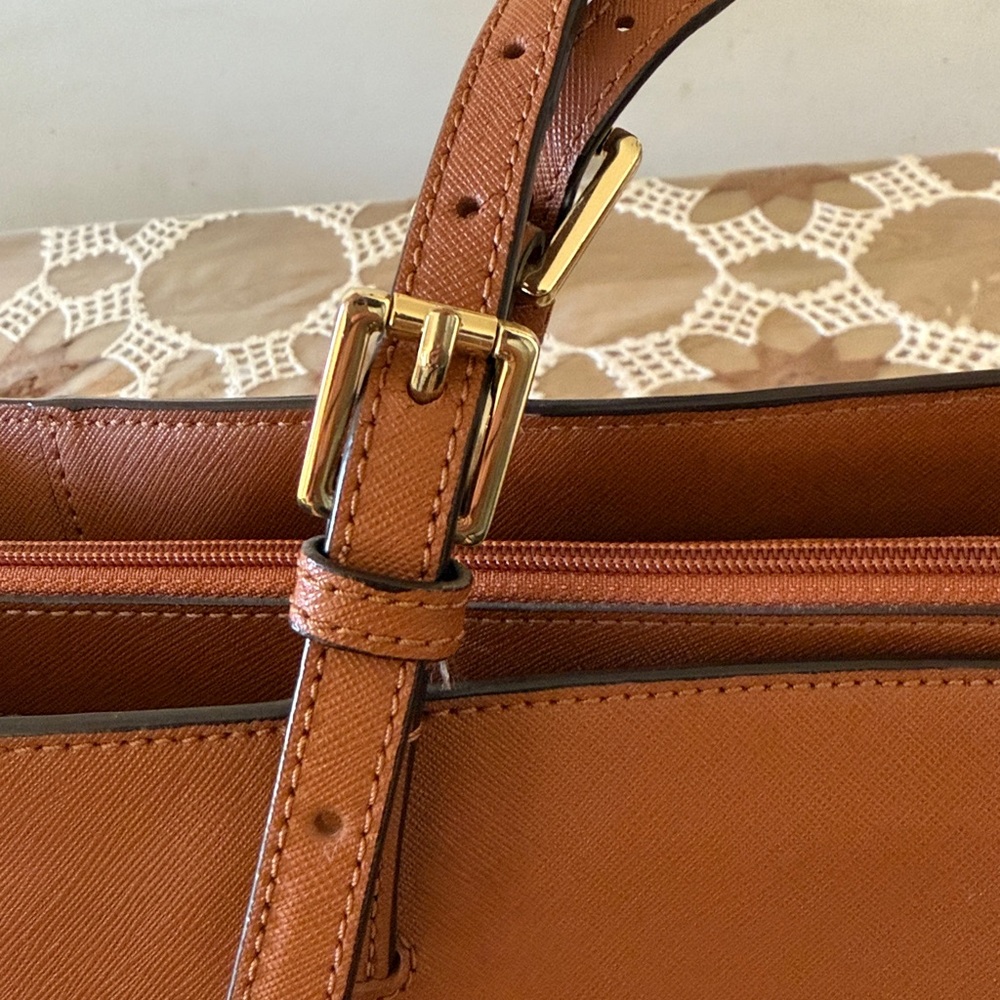 Tory Burch York Buckle Leather Tote Bag - Picture 9 of 9